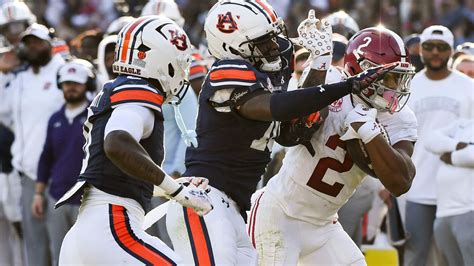 Iron Bowl: A Gridiron Saga Where Rivalry Runs Deep and Legends Are Forged!