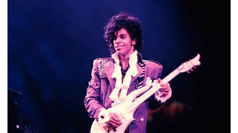 What kind of guitar did Prince play, and how did it shape the sound of modern funk?